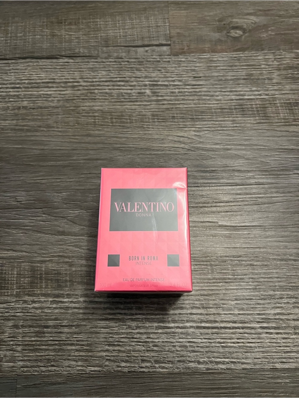 Valentino Donna Born in Roma Intense - Bright Pink Bottle 100ml
